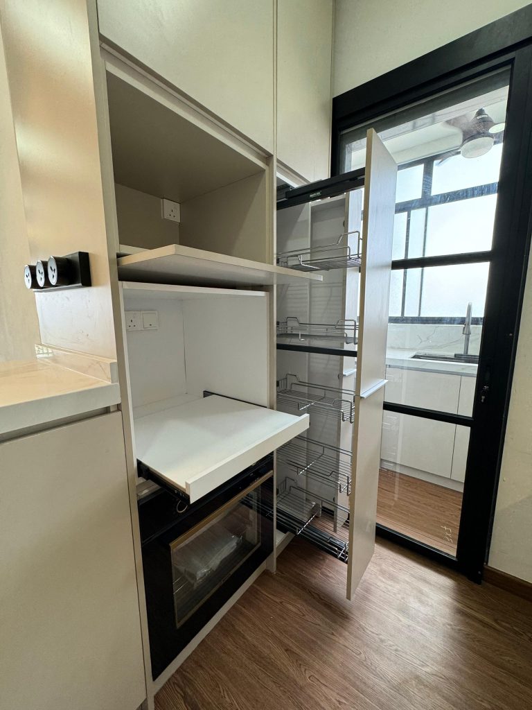 Dry Kitchen