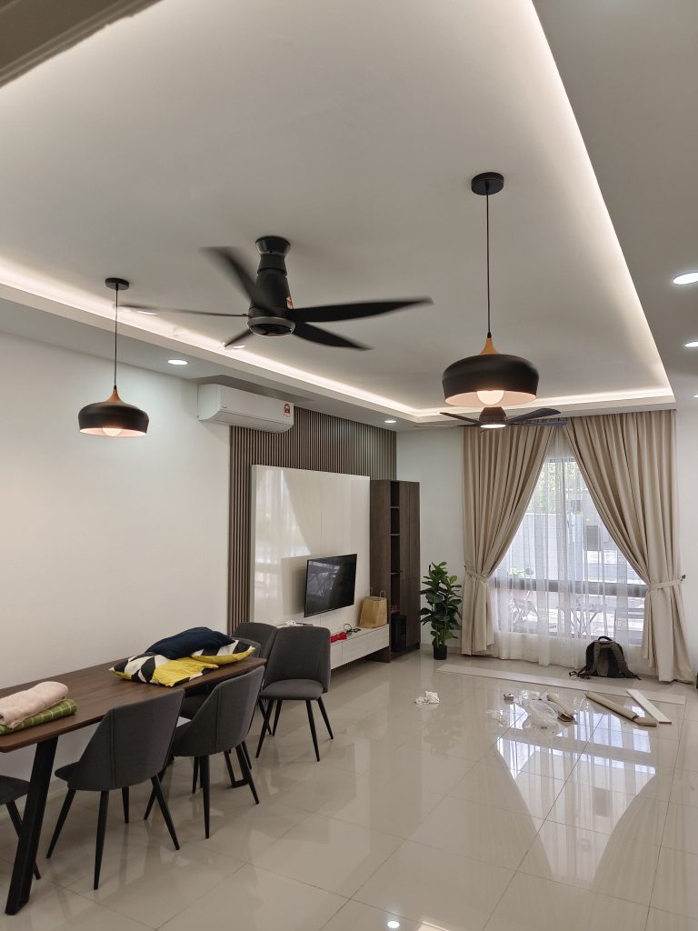 filter: 0; fileterIntensity: 0.0; filterMask: 0; captureOrientation: 90; module: photo;
hw-remosaic: false;
touch: (-1.0, -1.0);
modeInfo: ;
sceneMode: 2621440;
cct_value: 4611;
AI_Scene: (-1, -1);
aec_lux: 179.0;
aec_lux_index: 0;
hist255: 0.0;
hist252~255: 0.0;
hist0~15: 0.0;
albedo: ;
confidence: ;
motionLevel: 0;
weatherinfo: null;
temperature: 39;