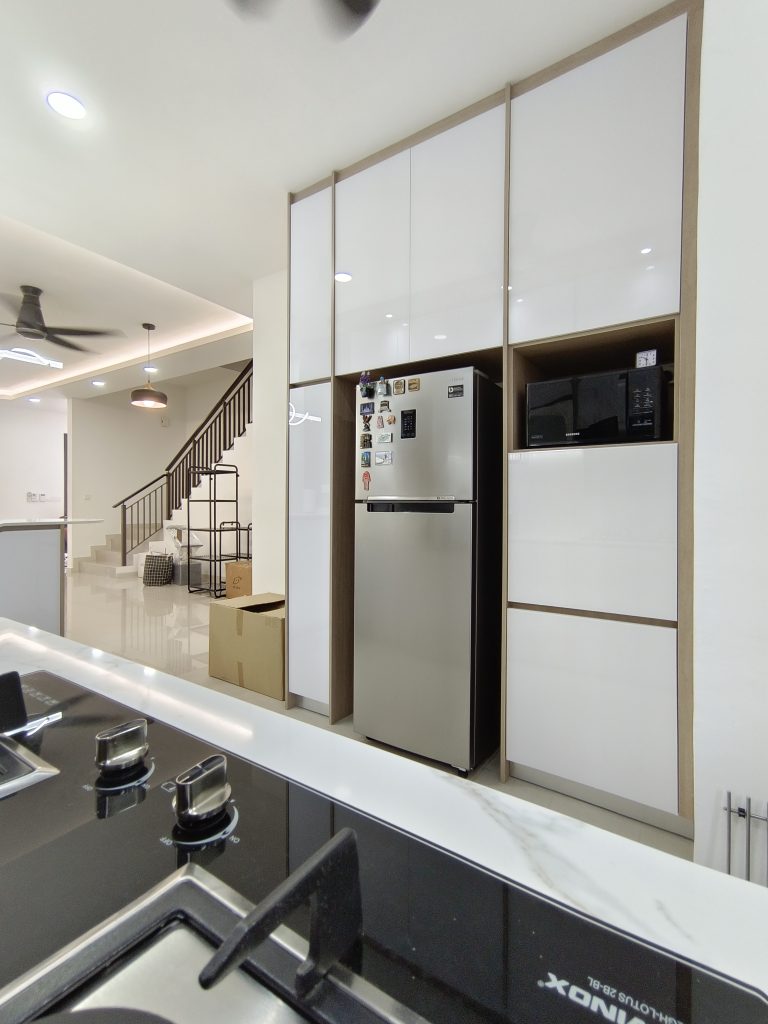 filter: 0; fileterIntensity: 0.0; filterMask: 0; captureOrientation: 90; module: photo;
hw-remosaic: false;
touch: (-1.0, -1.0);
modeInfo: ;
sceneMode: 7864320;
cct_value: 5214;
AI_Scene: (-1, -1);
aec_lux: 227.0;
aec_lux_index: 0;
hist255: 0.0;
hist252~255: 0.0;
hist0~15: 0.0;
albedo: ;
confidence: ;
motionLevel: 0;
weatherinfo: null;
temperature: 43;